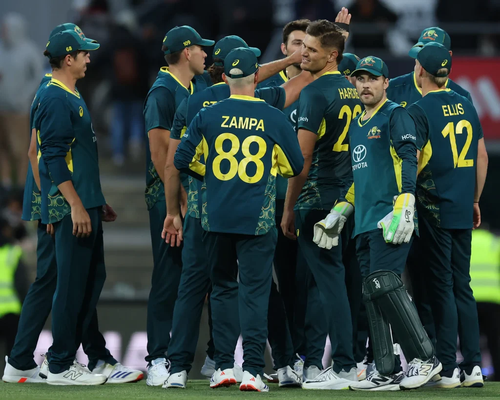 মিচেল ওয়েনের অভিষেক হতে চলেছে, অস্ট্রেলিয়া ওয়েস্ট ইন্ডিজের বিপক্ষে প্রথম টি-টোয়েন্টির একাদশ ঘোষণা করেছে।